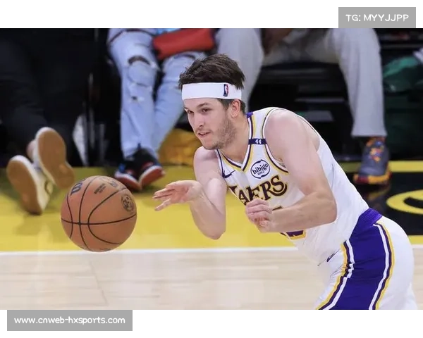 湖人球员里夫斯惊艳亮相乡村音乐节真情演唱获观众热烈好评 湖人球员里夫斯惊艳亮相乡村音乐节真情演唱获观众热烈好评